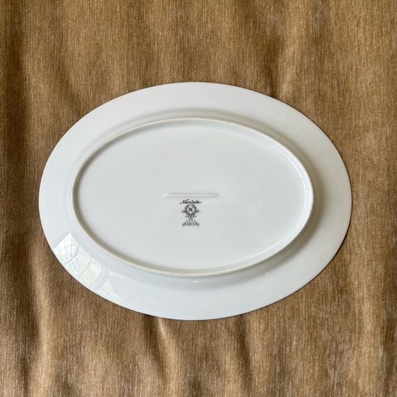 Noritake Ranier Elegant White Oval Serving Platter 11.5" - Picture 3 of 4